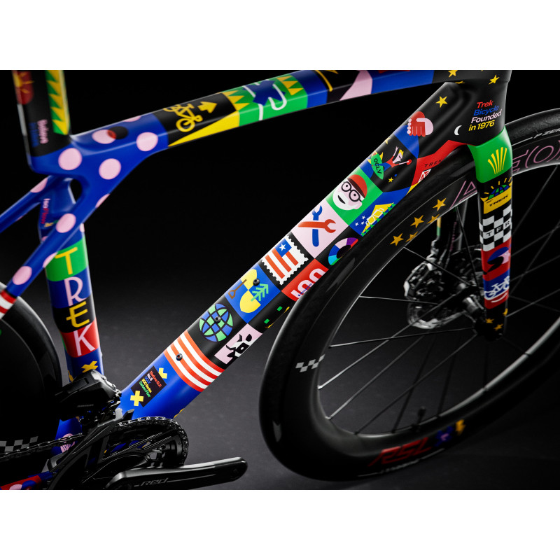 Rower TREK Madone SLR 9 AXS Gen 8 - The First 50 ICON